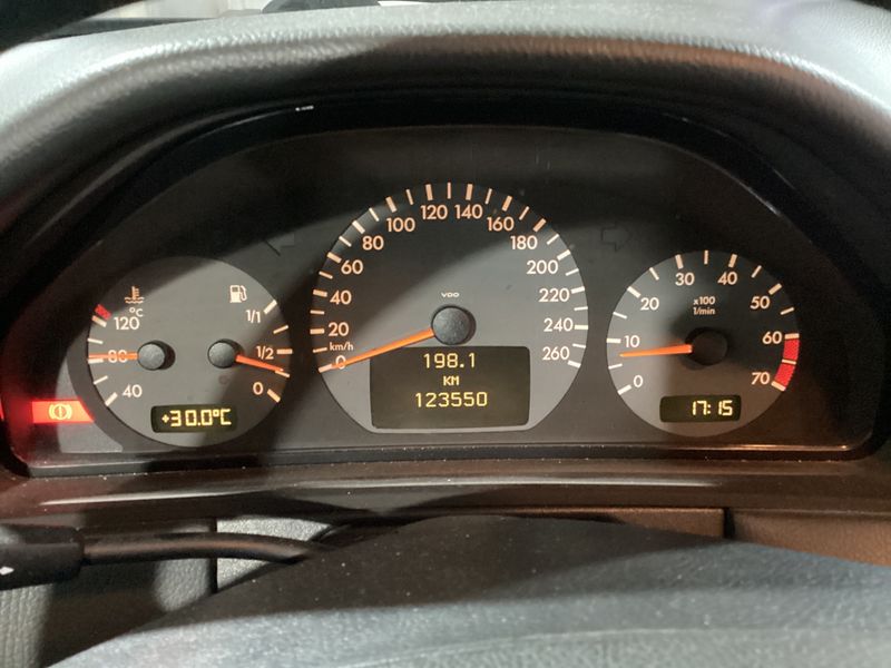 Mercedes-Benz E-Klasse E 200 Kompressor Avantgarde — zdjęcie 4
