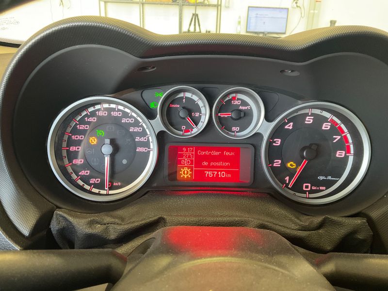 Alfa Romeo MiTo 0.9 TwinAir Super — zdjęcie 13