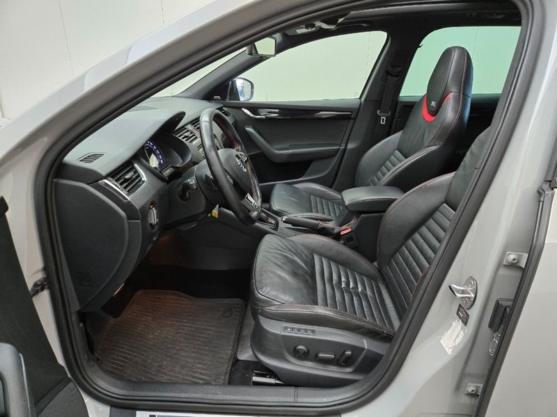 Skoda Octavia 2.0 TSI RS — zdjęcie 6