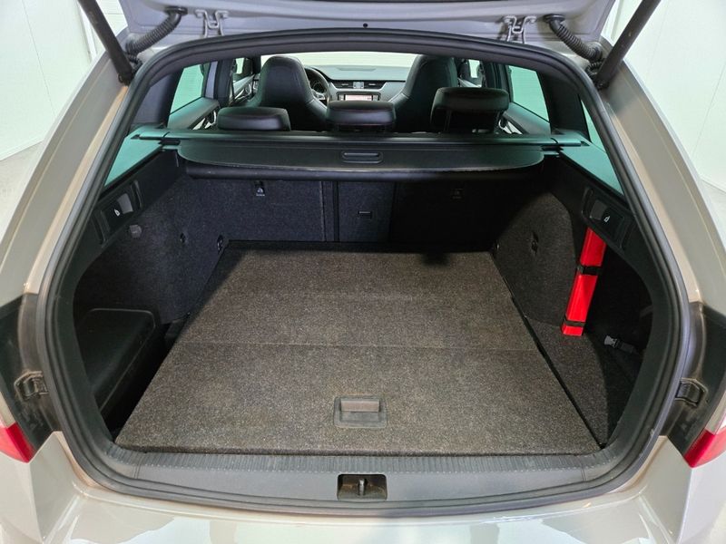 Skoda Octavia 2.0 TSI RS — zdjęcie 5