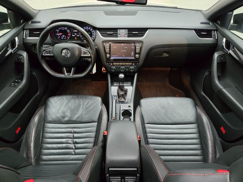 Skoda Octavia 2.0 TSI RS — zdjęcie 7