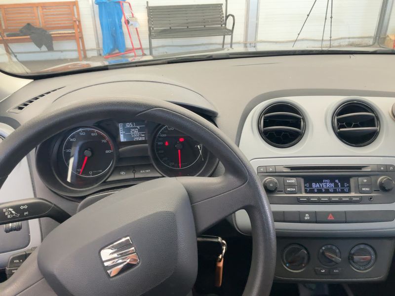 Seat Ibiza 1.4 Reference — zdjęcie 12