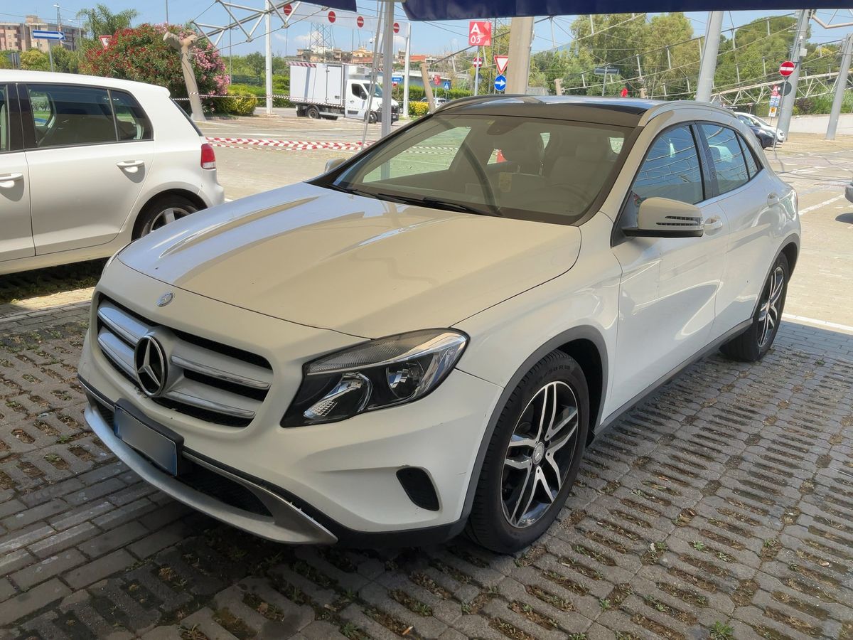 Mercedes-Benz GLA-Klasse 2015
