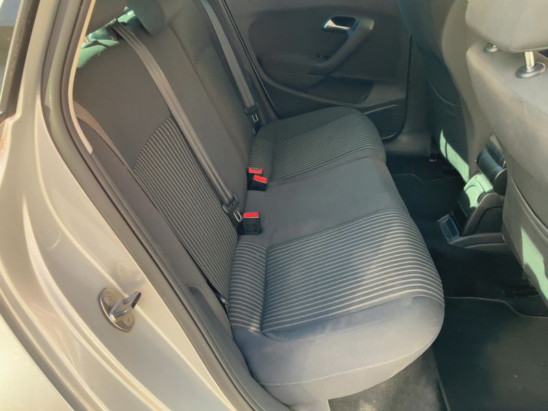 Volkswagen Polo 1.6 TDI Highline 2013 – снимка 19