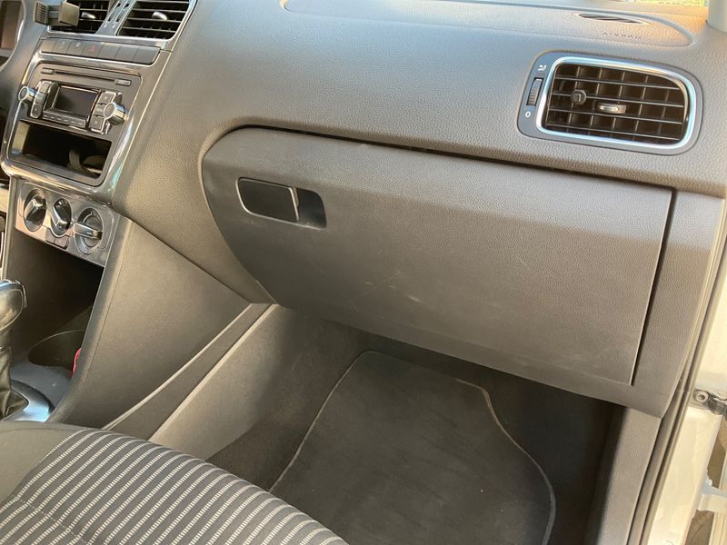 Volkswagen Polo 1.6 TDI Highline 2013 – снимка 29