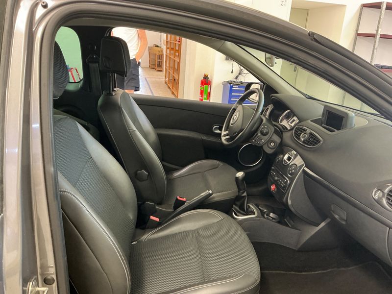 Renault Clio 1.2 Luxe — zdjęcie 3