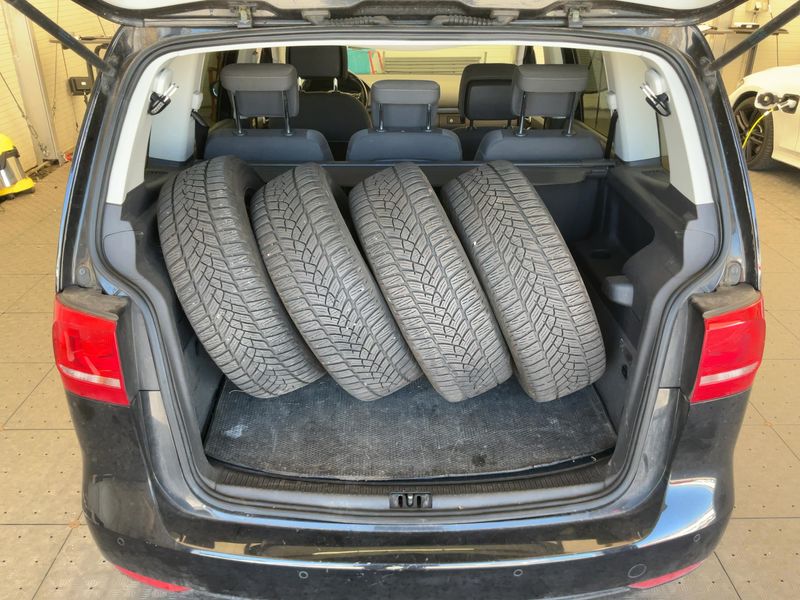 Volkswagen Touran 2.0 TDI Life BlueMotion Tech 2014 – снимка 16
