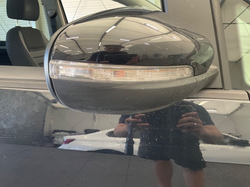 Volkswagen Touran 2.0 TDI Life BlueMotion Tech 2014 – снимка 26