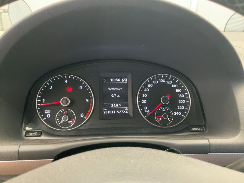 Volkswagen Touran 2.0 TDI Life BlueMotion Tech 2014 – снимка 19