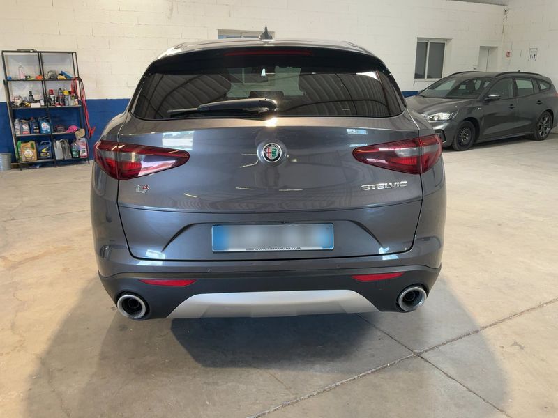 Alfa Romeo Stelvio 2.2 JTDM Lusso Q4 — zdjęcie 5