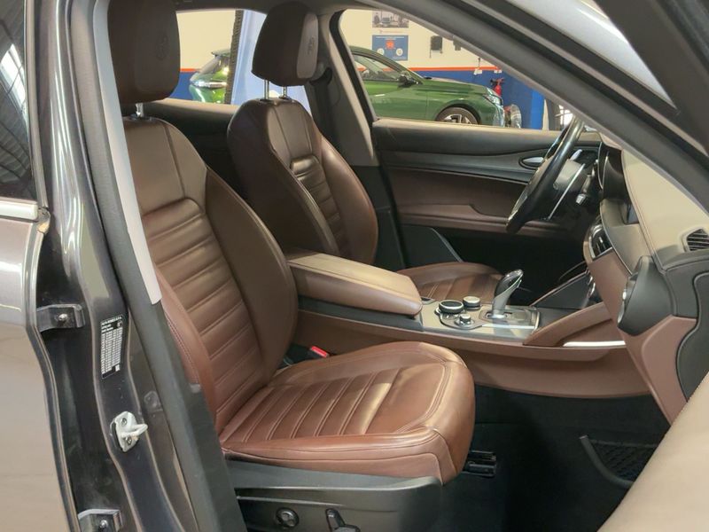 Alfa Romeo Stelvio 2.2 JTDM Lusso Q4 — zdjęcie 11