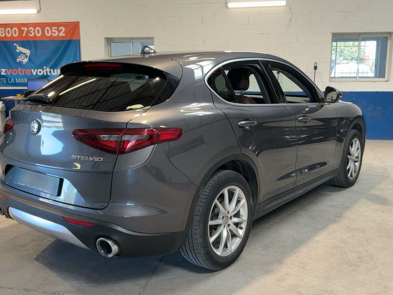 Alfa Romeo Stelvio 2.2 JTDM Lusso Q4 — zdjęcie 6