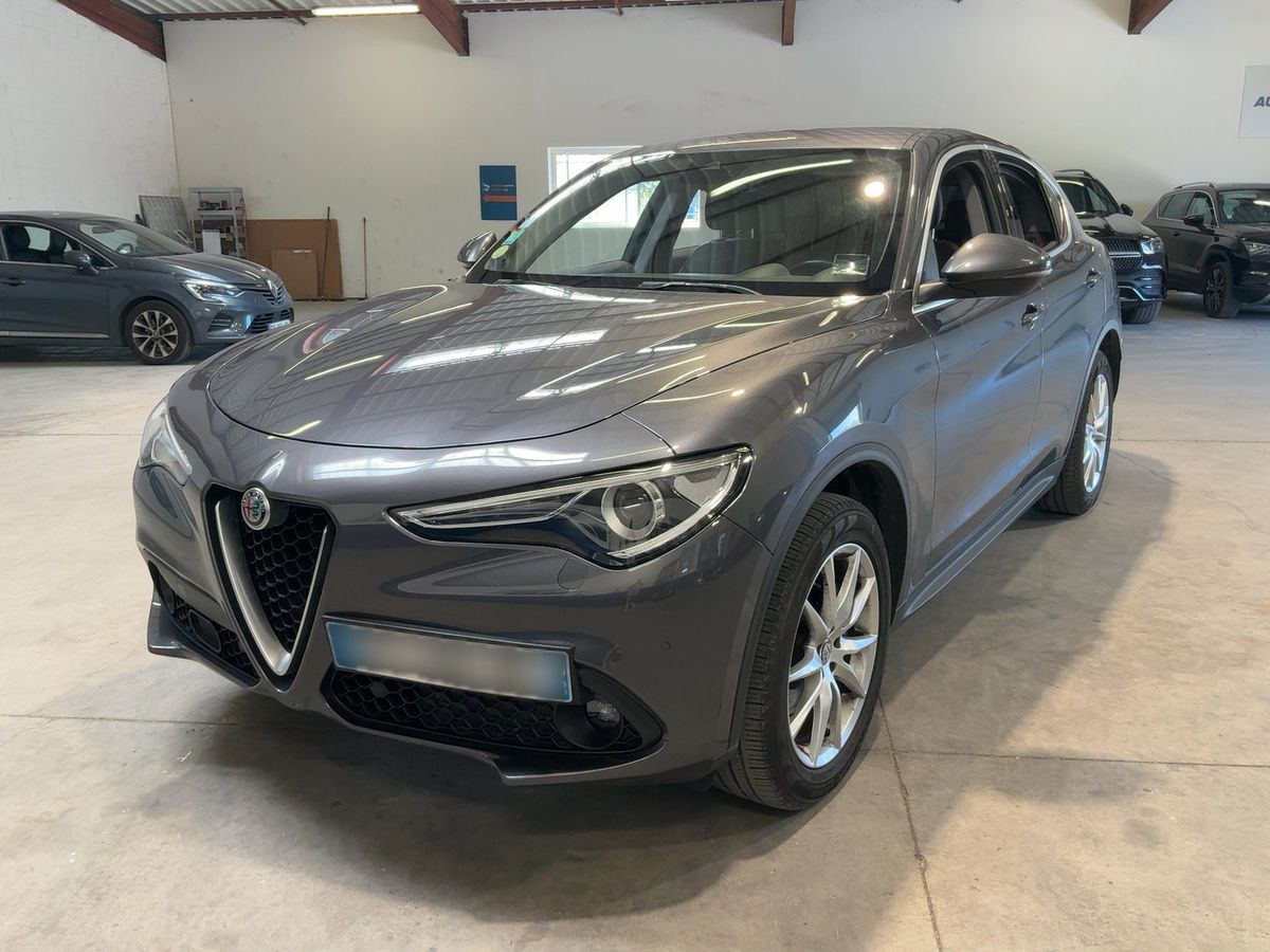 Alfa Romeo 2018 — photo 1