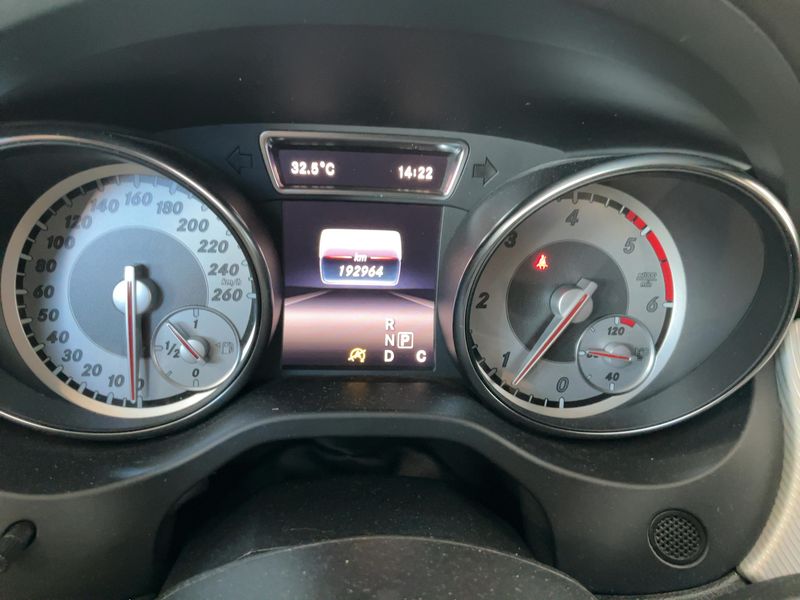 Mercedes-Benz CLA-Klasse CLA 200 d Sport — zdjęcie 13
