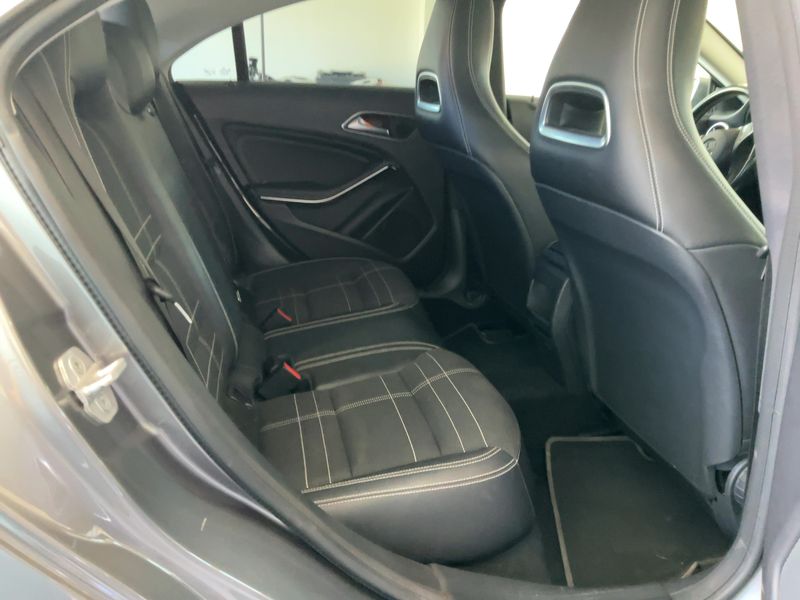 Mercedes-Benz CLA-Klasse CLA 200 d Sport — zdjęcie 14