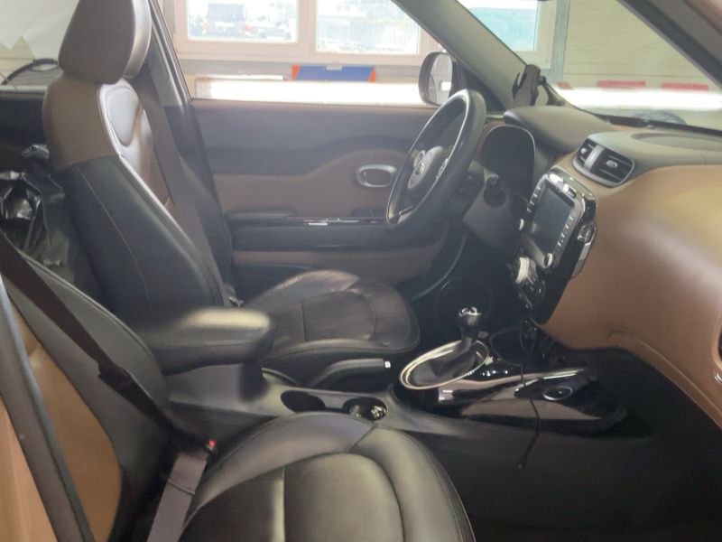 Kia Soul 1.6 CRDi Spirit — zdjęcie 11