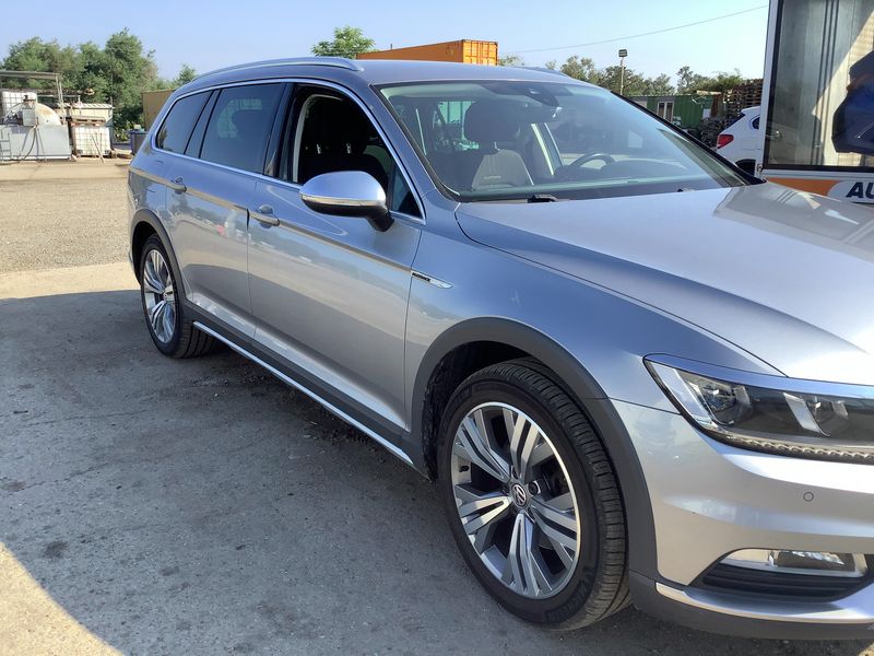 Volkswagen Passat Alltrack 2.0 TDI 4Motion BlueMotion Tech — zdjęcie 8