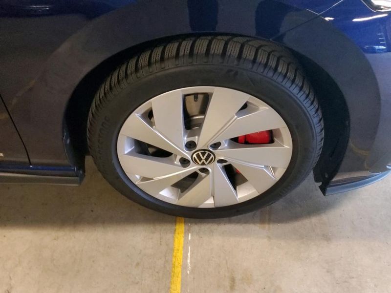 Volkswagen Golf VIII 2.0 TSI GTI — zdjęcie 25