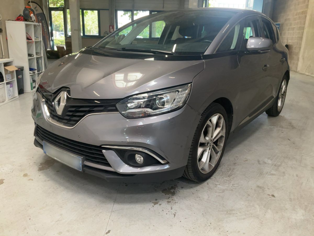 Renault Scenic 2019 — photo 1