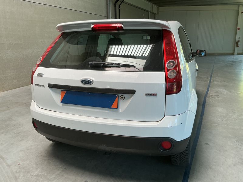 Ford Fiesta 1.4 TDCi Basis — zdjęcie 2