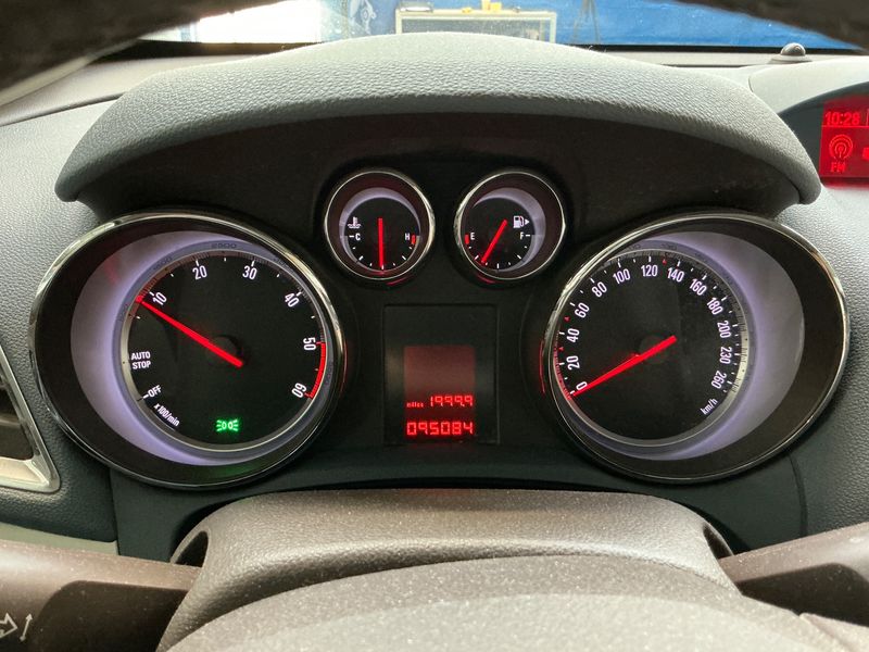 Opel Mokka 1.7 CDTI Edition ecoFlex — zdjęcie 13