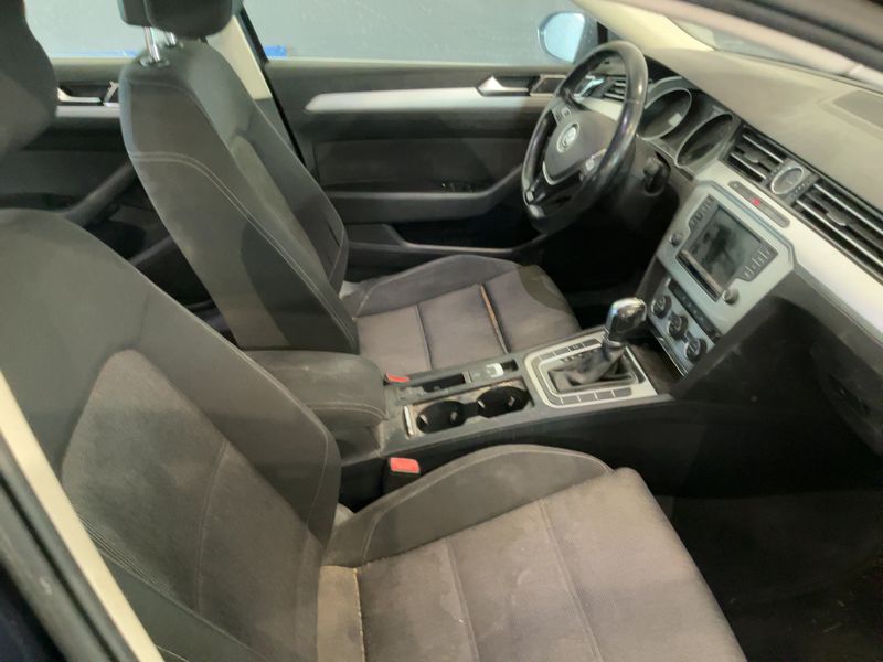 Volkswagen Passat 2.0 TDI Business Line BlueMotion Tech 2017 – снимка 16