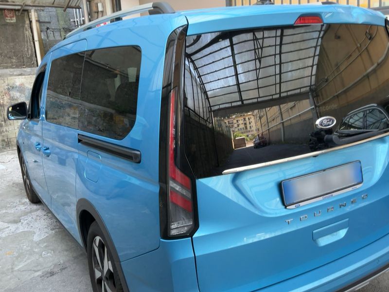 Ford Grand Tourneo Connect 2.0 TDCi EcoBlue Active — zdjęcie 3