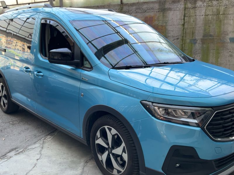 Ford Grand Tourneo Connect 2.0 TDCi EcoBlue Active — zdjęcie 8