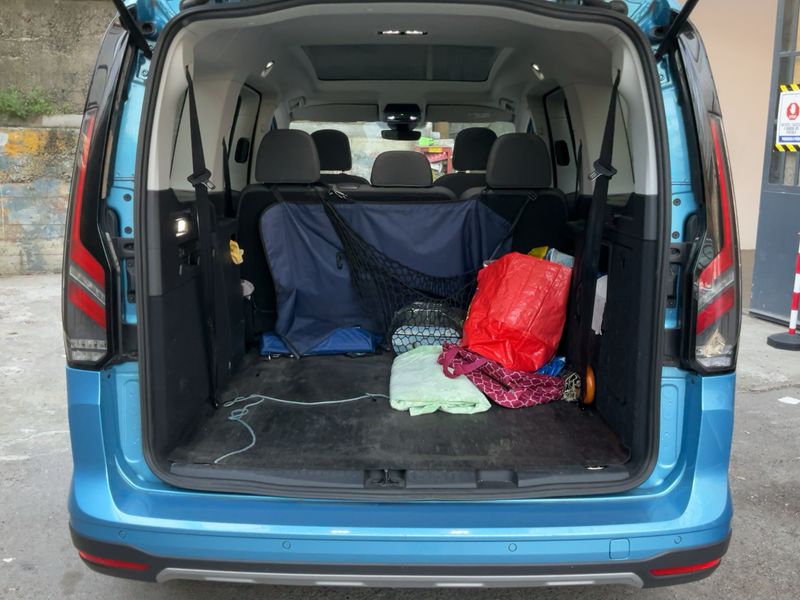 Ford Grand Tourneo Connect 2.0 TDCi EcoBlue Active — zdjęcie 10