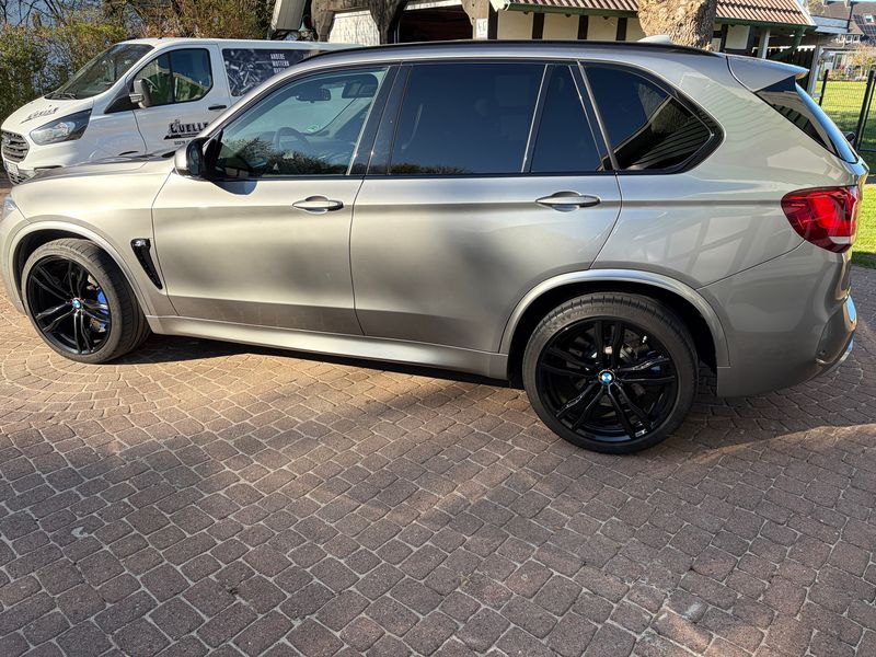 BMW X5 M — zdjęcie 18