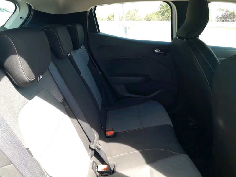 Renault Clio 1.5 BLUE dCi Evolution — zdjęcie 12