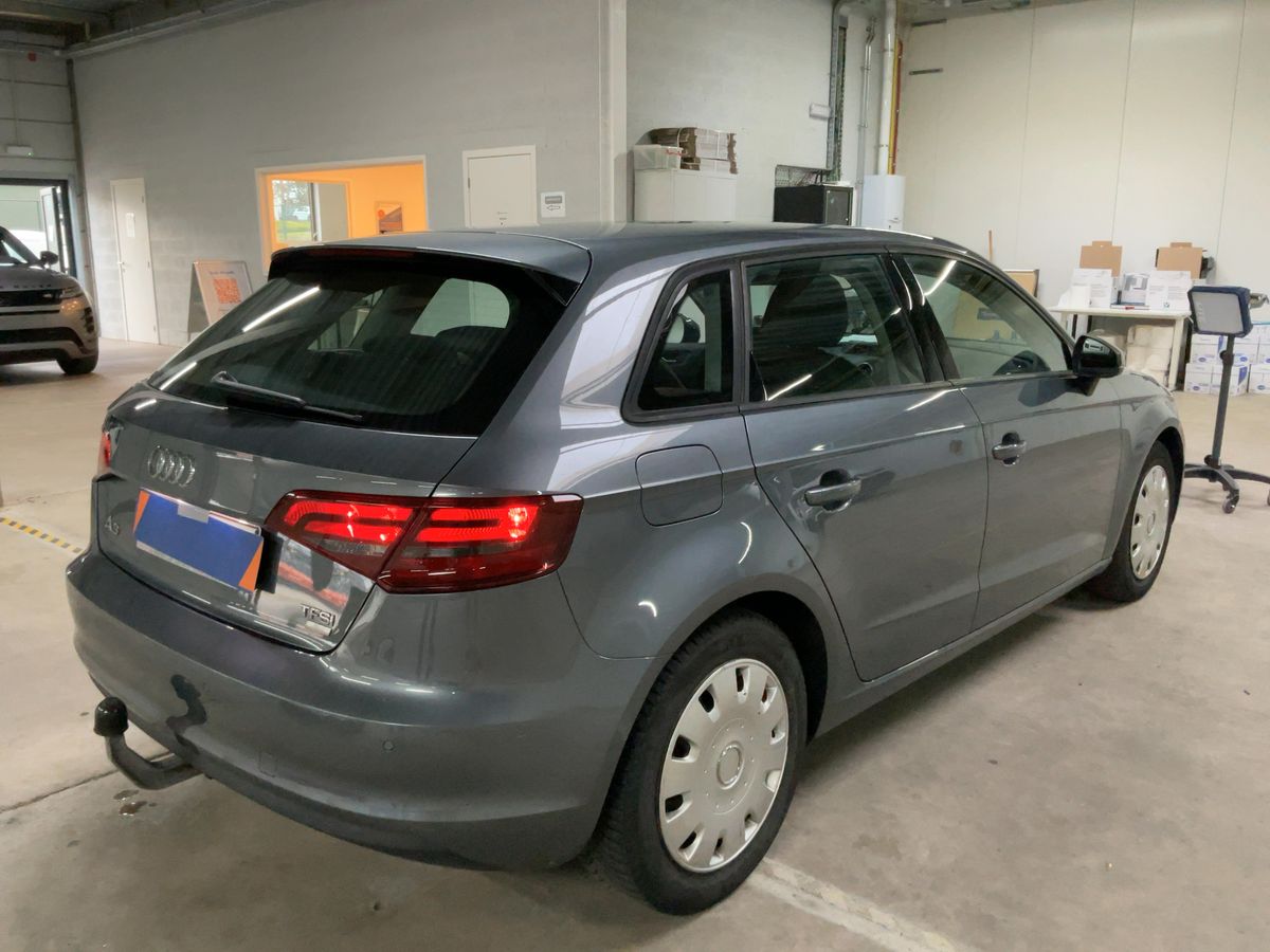 Audi A3 2015 — photo 9