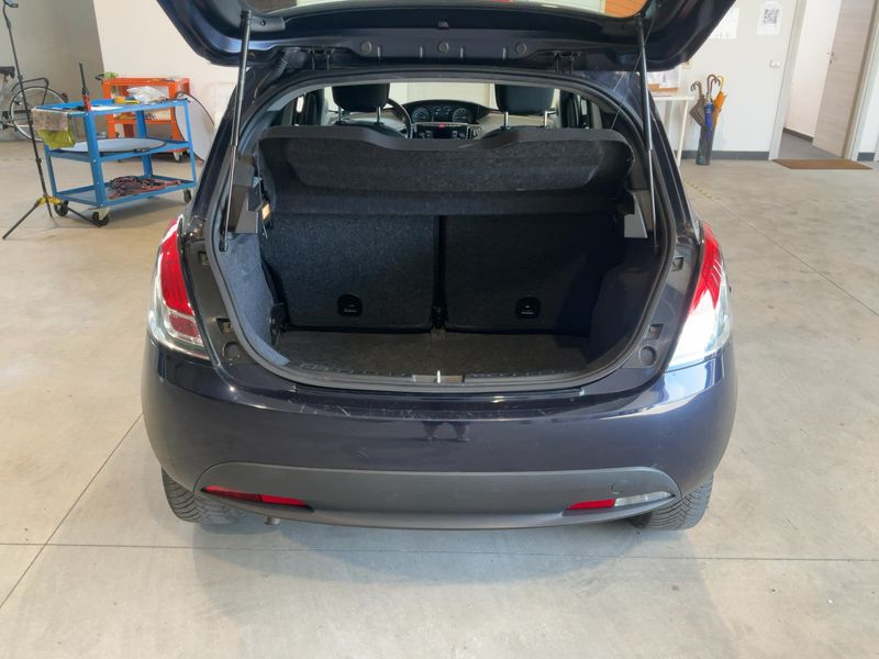 Lancia Ypsilon 1.2 Elefantino Blu — zdjęcie 10