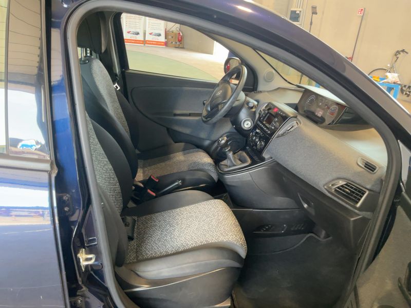 Lancia Ypsilon 1.2 Elefantino Blu — zdjęcie 11