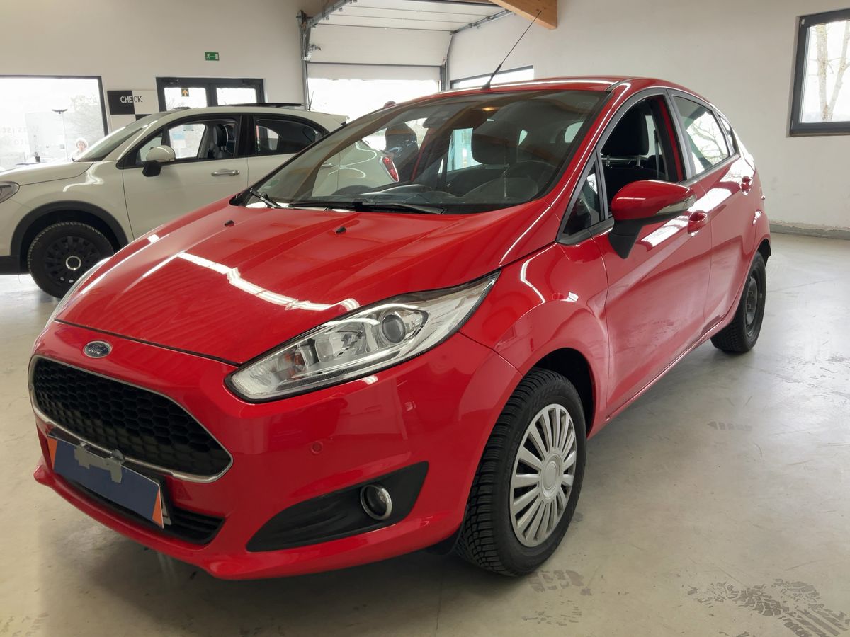 Ford Fiesta 2017 — photo 1