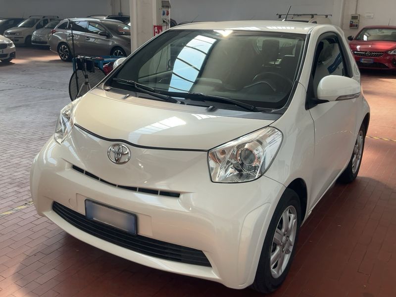 Toyota iQ 1.0 VVT-i