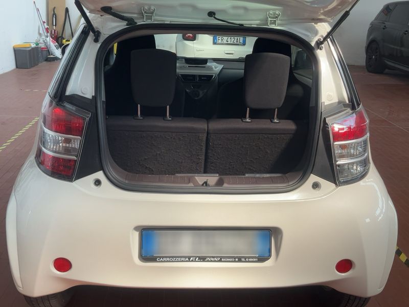 Toyota iQ 1.0 VVT-i — zdjęcie 10