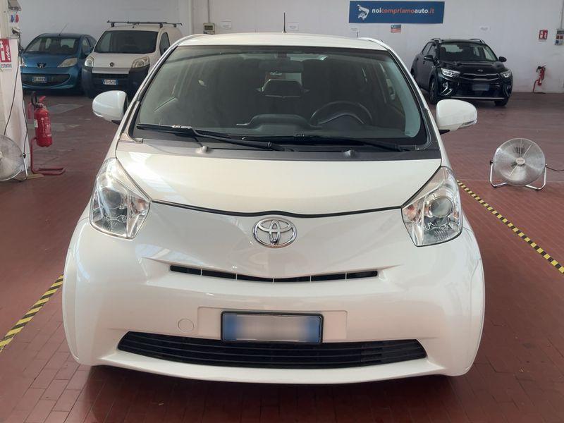 Toyota iQ 1.0 VVT-i — zdjęcie 9