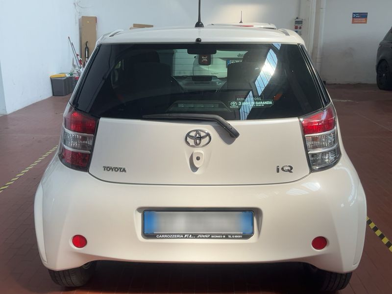 Toyota iQ 1.0 VVT-i — zdjęcie 5