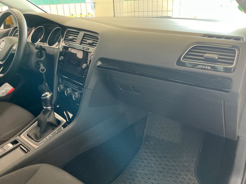 Volkswagen Golf VII 1.0 TSI Sound 2018 – снимка 24