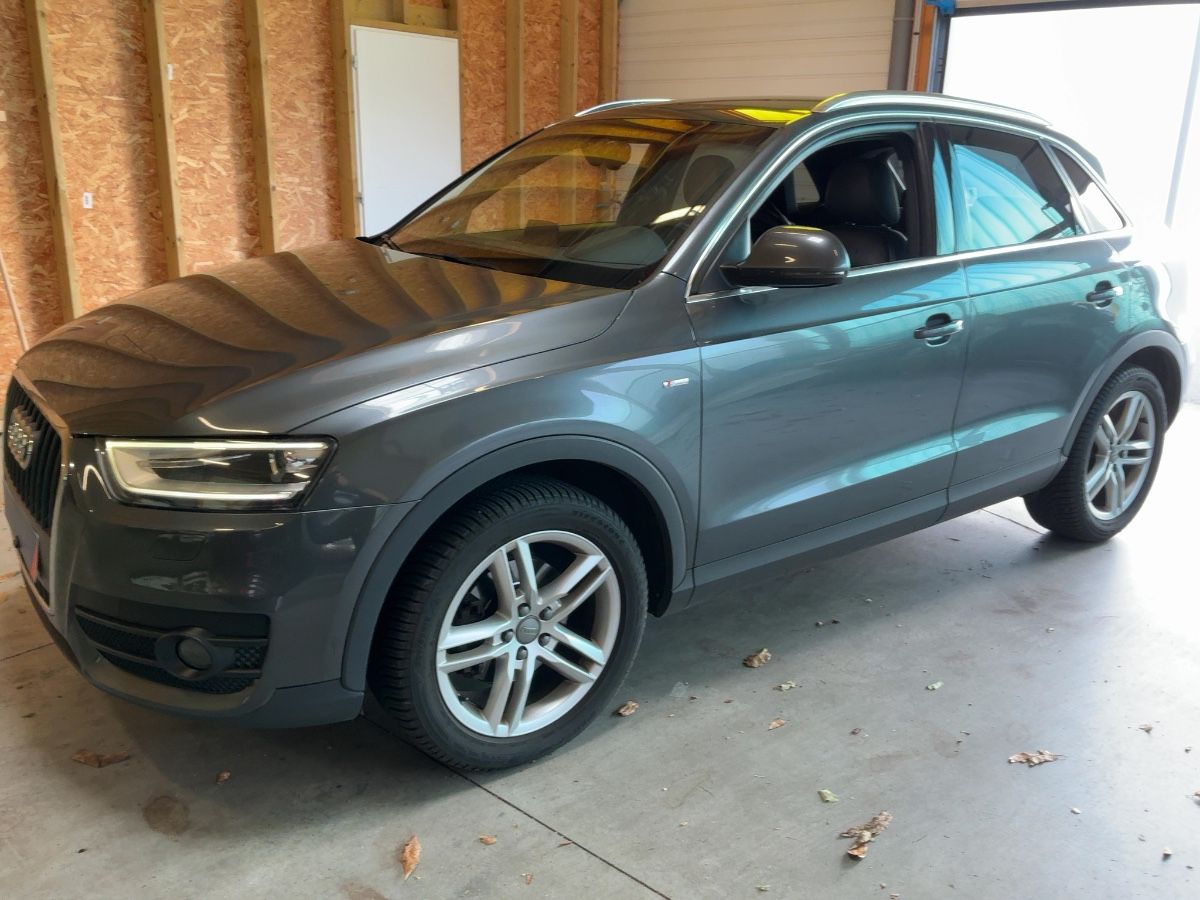 Audi Q3 2.0 TDI S line