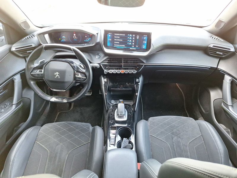 Peugeot 2008 1.2 PureTech GT Pack 2020 – снимка 11