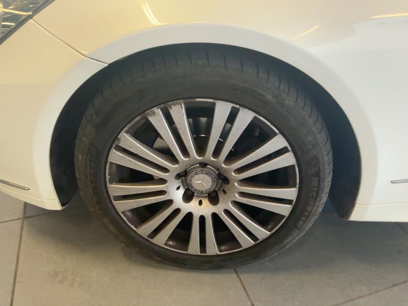 Mercedes-Benz E-Klasse E 220 CDI BlueEfficiency Avantgarde 2012 – снимка 3