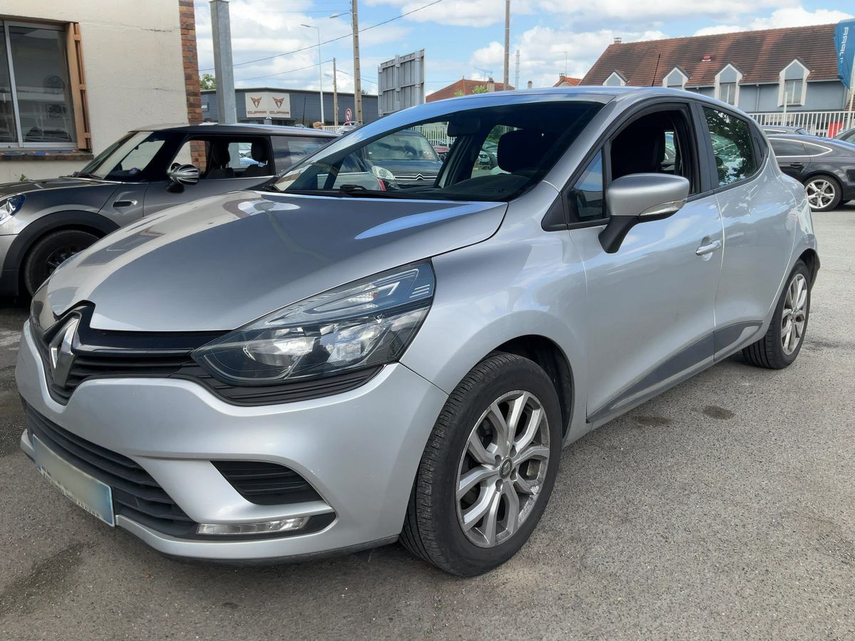 Renault Clio 2017 — photo 1