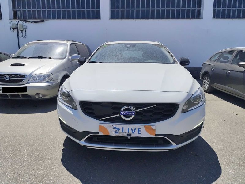 Volvo V60 Cross Country 2.0 D3 Plus — zdjęcie 7