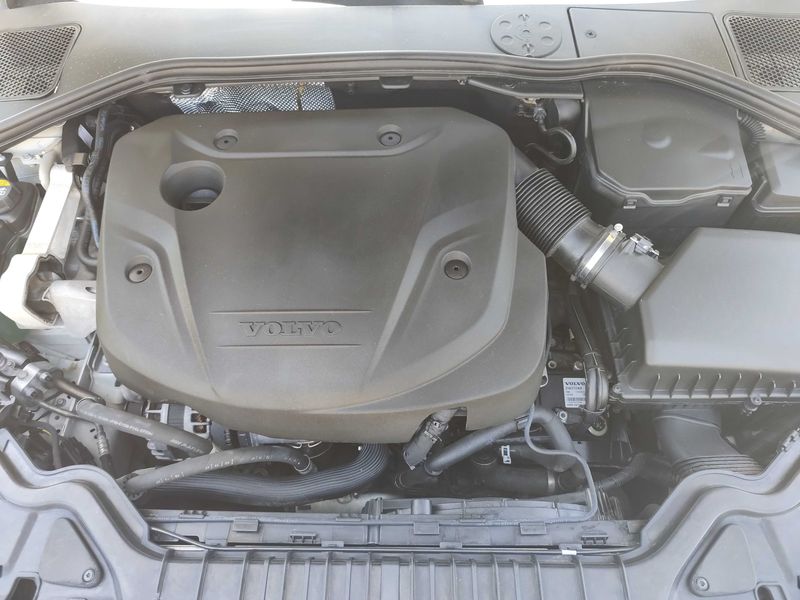 Volvo V60 Cross Country 2.0 D3 Plus — zdjęcie 8