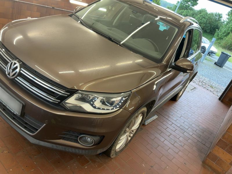 Volkswagen Tiguan 2.0 TDI Sport & Style 4Motion — zdjęcie 1
