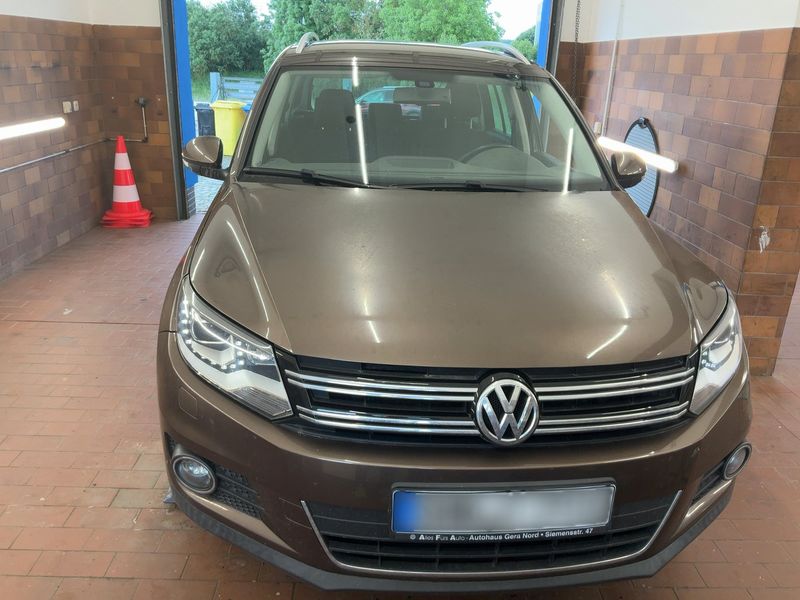 Volkswagen Tiguan 2.0 TDI Sport & Style 4Motion — zdjęcie 9
