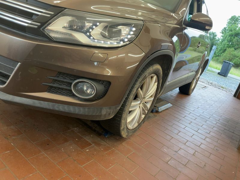 Volkswagen Tiguan 2.0 TDI Sport & Style 4Motion — zdjęcie 2