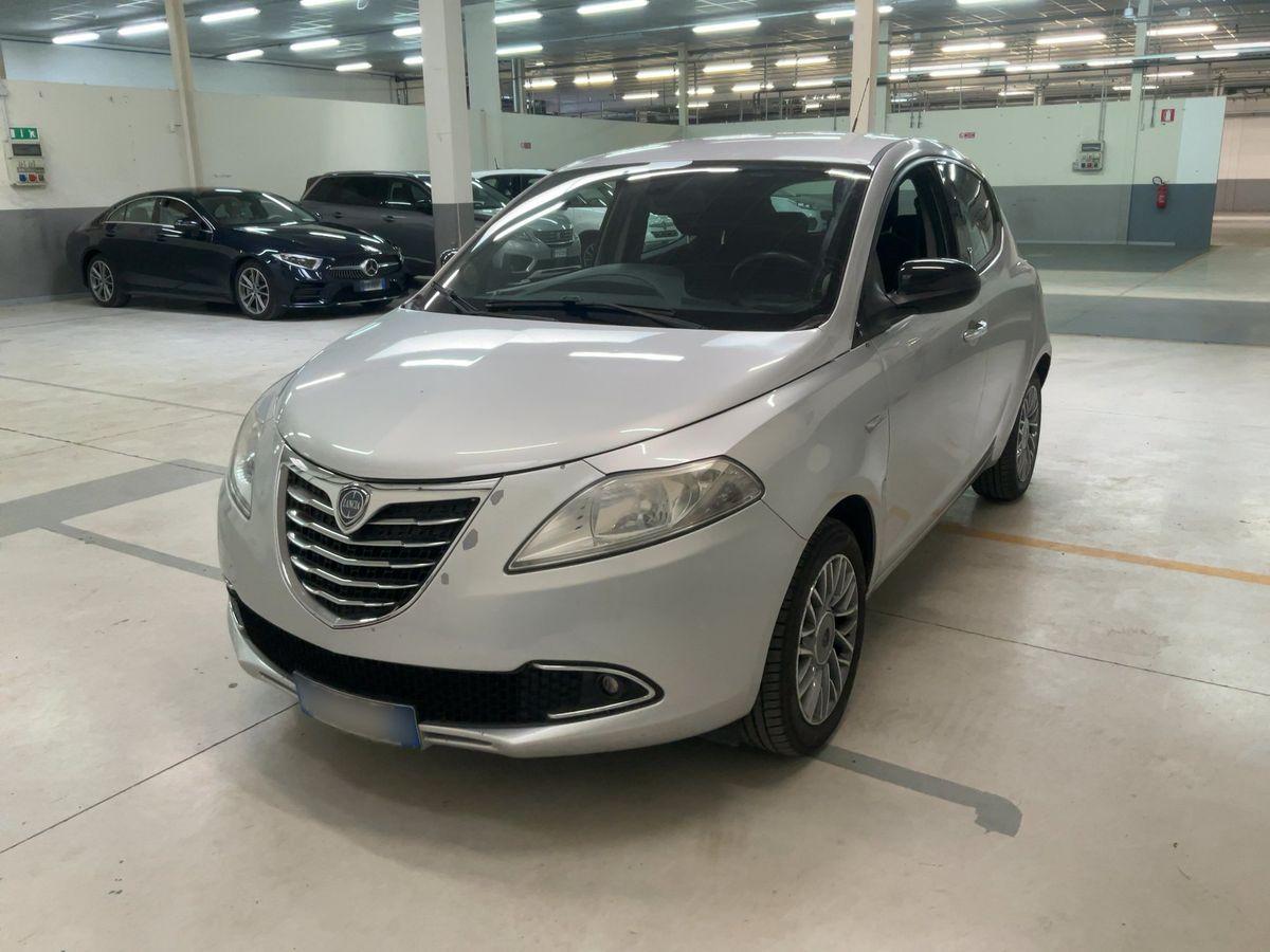 Lancia Ypsilon 2012